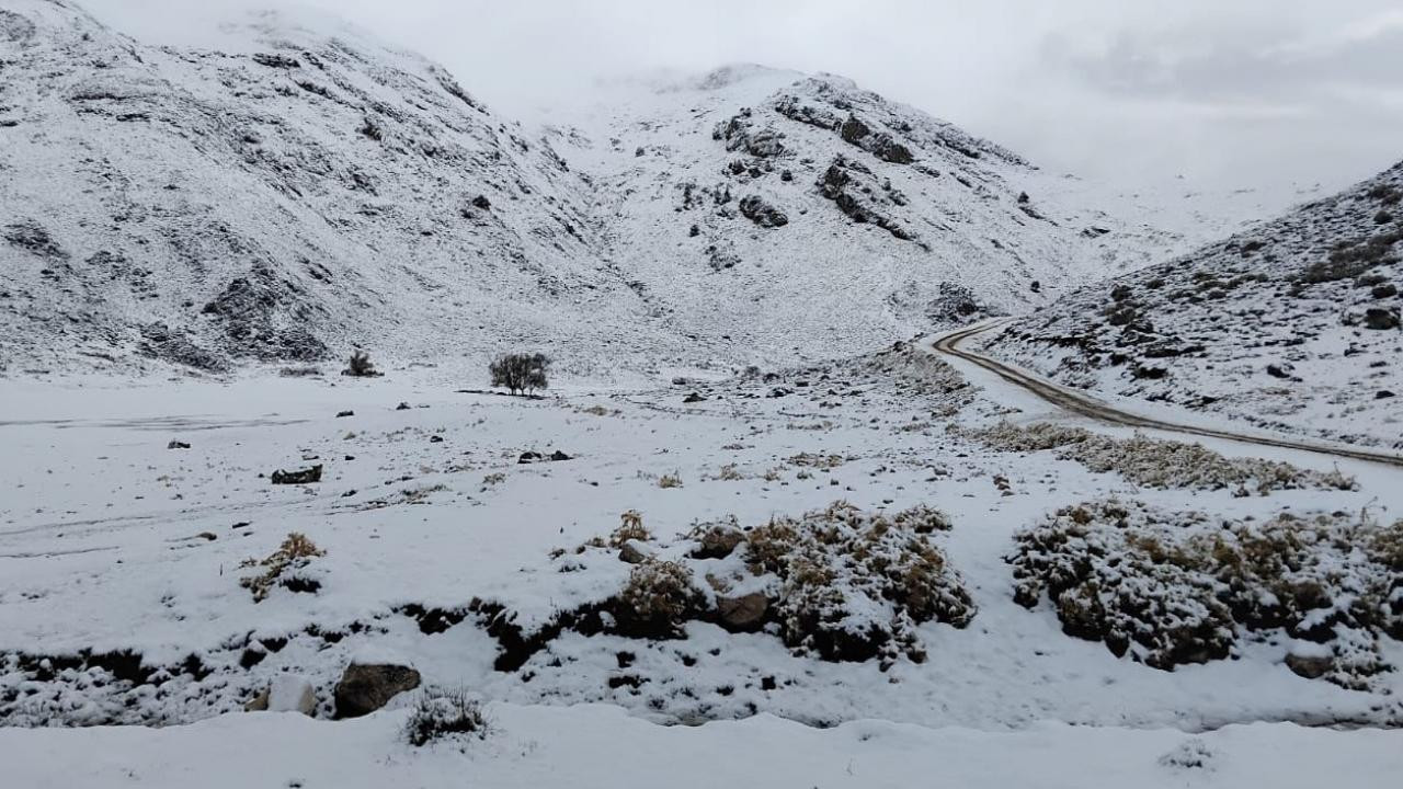 Antalya'nın yüksek kesimleri beyaza büründü