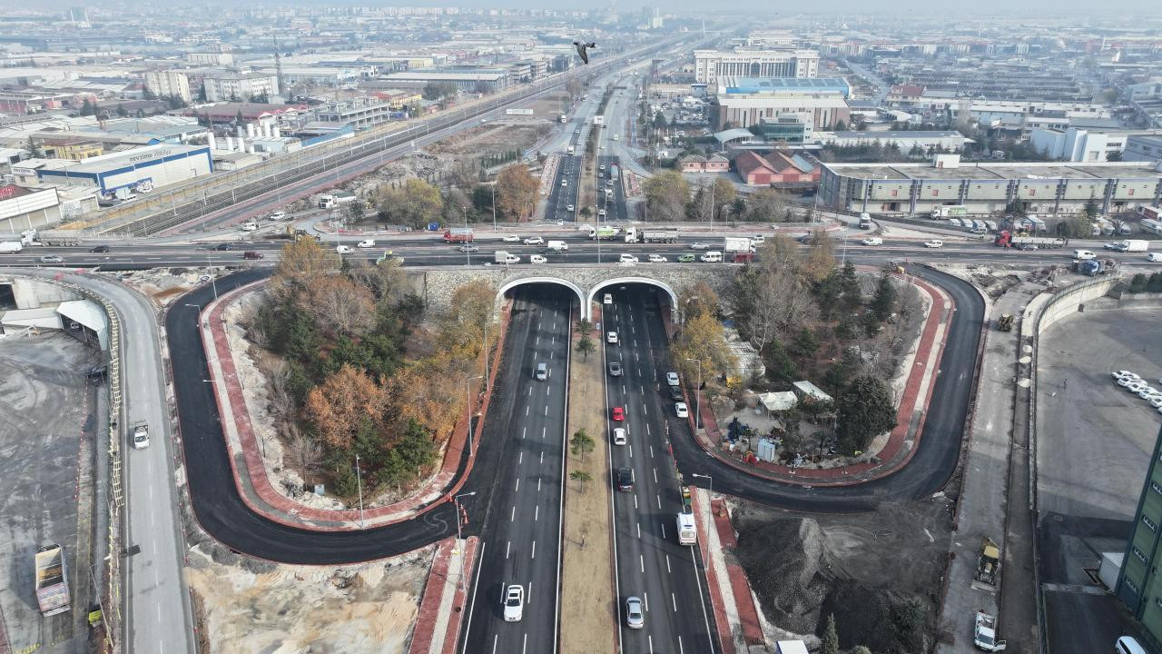 Konya'da Marangozlar Köprülü Kavşağı’nda 2 şerit trafiğe açıldı
